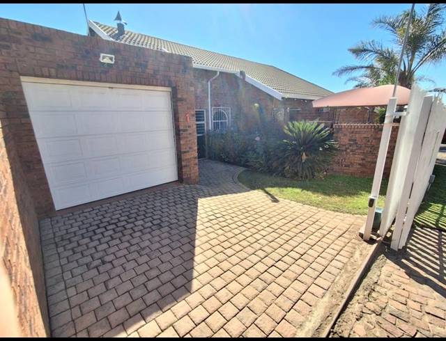 3 BEDROOM DUPLEX FOR SALE IN MAYBERRY PARK